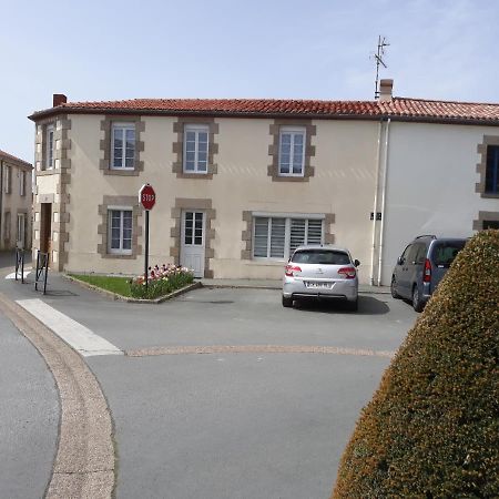 Gite De La Fontaine Marsi Apartment Saint-Mars-la-Reorthe Exterior photo